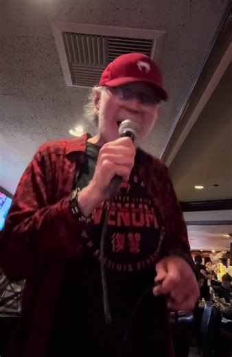 Gary D. Hughes-Soul Singer-I’m So Into You-by Peabo Bryson, Live in Anaheim Hills. Thank you!! #FYP #Viral #MustWatch #oldschool #peabobryson