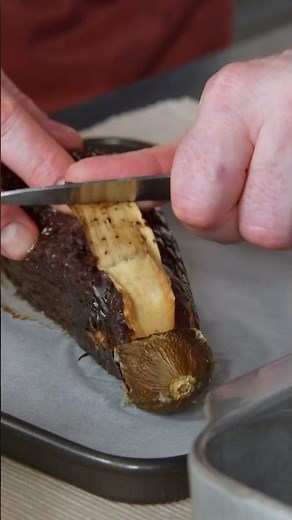 Une astuce facile pour faire cuire une aubergine 🍆 #food #recette #astuce