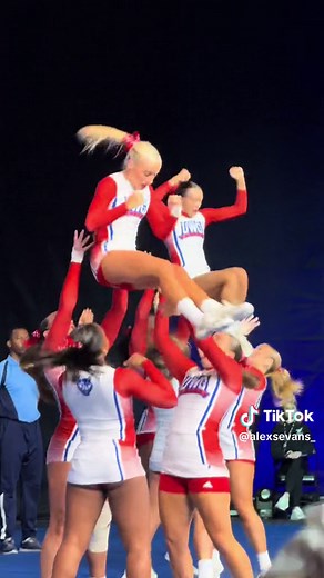 Incredible College Cheerleading Stunts at UCA College Nationals