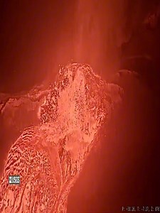 Large Pistoning at North Vent of Kilauea Volcano, Hawaii | Cali Hopkins