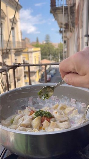Tortellini panna e prosciutto