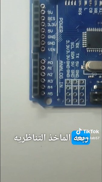 أهم مكونات بطاقة الأردوينو اللي لازم كل مبتدئ يعرفها! 🔍 من المنافذ الرقمية والتناظرية إلى المعالج والكوارتز، كل مكون عنده دور أساسي في مشاريعك الإلكترونية. 💡 سواء كنت مهتم بالتحكم في المحركات أو قراءة بيانات الحساسات، هذه المعلومات رح تكون مفيدة لك! 🛠️ تابع الفيديو وتعلم المزيد عن عالم الأردوينو! 👨‍💻👩‍💻 #Arduino #تعليم_الكترونيات #مشاريع_اردوينو #الاردوينو #ArduinoBasics #مشاريع_الكترونية #SparkLab #تكنولوجيا