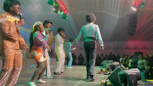 Earlier, Dereck Mpofu delivered a powerful performance of Don Gumbo’s Shosholoza at #TheLegendsNight in #Bulawayo. #Esabantu #BeyondTheSky | Skyz Metro FM