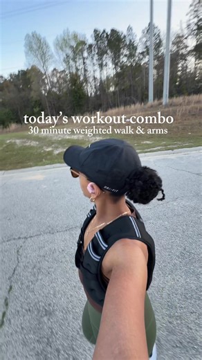 Today’s movement looked like a 2 mile weighted vest walk a quick Pilates arms & abs workout 💪🏽 Sometimes it’s not about doing the most just moving your body. #weightedvestworkout #pilatesworkout #moveyourbody #fitnessjourney #workoutmotivation