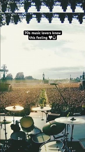 bohemian rhapsody live crowd singing#
