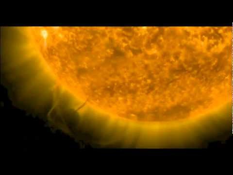 UFO caught by NASA Sucking Energy From The Sun