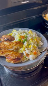 Directions: Cook 1 cup of rice. Heat up 3/4 cup of frozen mixed vegetables. Add 2 slightly beaten eggs. Cook until eggs are done, stirring all the time. Mix rice with chicken and vegetables. Season and fry 1 chicken breast. Enjoy!#easyhomecookedmeals #healthyhomecooking #highproteinmeals | Lovina Zook