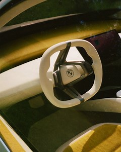 Human centric 🤝 Tech magic The BMW iDrive will transform the vehicle into a digital experience space. A reinterpreted, intuitive user experience comes alive with the BMW Panoramic Vision, a new multifunction steering wheel, the new central display and a new BMW 3D head-up display. Find out more: https://b.mw/zoJ2HC #BMWGroup #THEVisionNeueKlasse #NeueKlasse | BMW Group