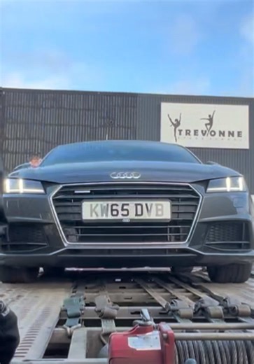 Dealer collection completed ✅ Our team collected an Audi TT directly from FastTrack Cars and delivered it safely to its new owner in Oxford. New client, smooth process, professional service from start to finish. 📞 07568 710409 #bmrecovery #audi #tt #laweta #pomocdrogowa