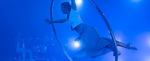 «Entre ciel et mer» en tournée: un spectacle tout désigné pour les 30 ans du Cirque Éloize