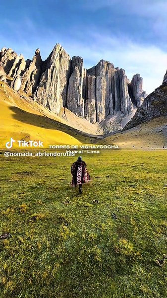 Explora las Torres de Vichaycocha en Huaral