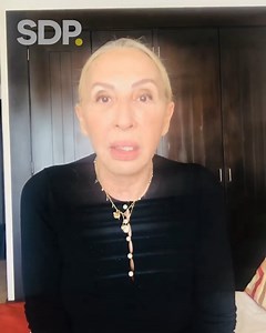 En un mensaje de fin de año 👋🏾, Laura Bozzo reconoce que el 2021 no la trató bien 🥺. "Fue una pesadilla 🤯 y el peor año 😫 de toda mi existencia", señala la conductora 📺 👉: https://bit.ly/3EA711J | sdpnoticias