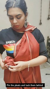 India being a country of total 36 entities has various cultures.India is a versatile country with different cultures , people , traditions , food , language and also different clothes. We have numerous drape styles which have been reinnovated with current trends. @snehapolapragada shows us this traditional andhra drape, also how to style it in different ways. Comment 👌🏻 if u love the draping style. . . #saree #drape #indiandrape #venukagundaram #sareestyle #styling #andhrapradesh #andhradrape 