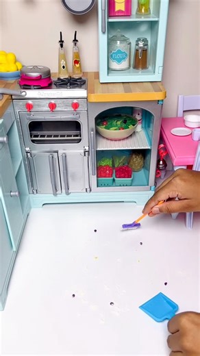Kelise and Kylie on Instagram: "Cleaning Dollhouse Kitchen"