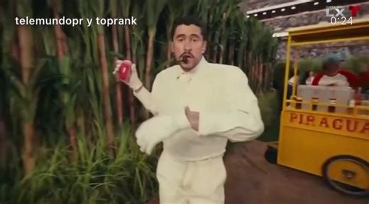 @xander zayas y @El General Vargas en el Súper bowl con @Bad Bunny #box #boxing #boxeomexicano #espnknockout #badbunny