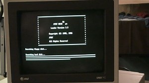 Movie 'AT & T UNIX PC 7300 boot up' that records the valuable UNIX boot screen