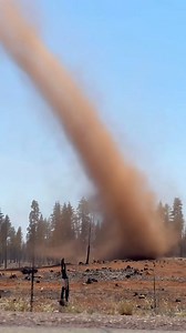 ‘Dustnado’ seen outside Chester, California. 📹: Scenescapery | Active NorCal