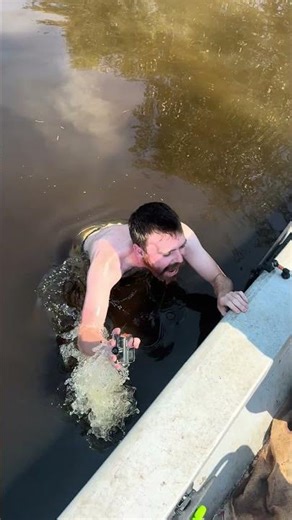 Looking for Camera!!! Alligator infested waters😱 Swamp People!!! Bayou Life!!! Cajun Cuisine!!!