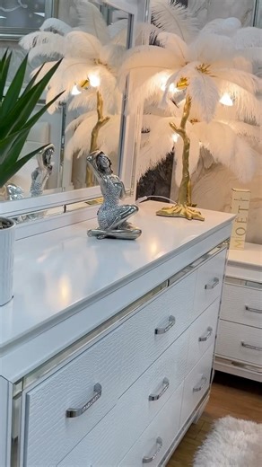 Introducing our fabulous white and mirrored bed with complete bed room furniture to match✨ | Exclusive designs castlecourt