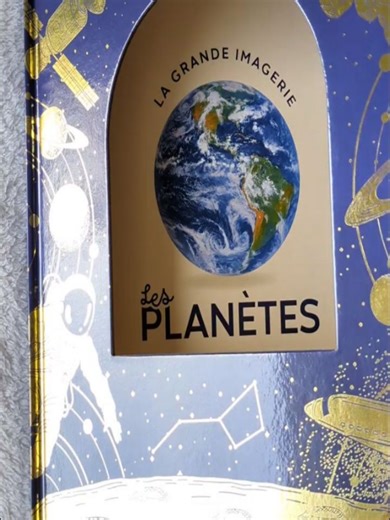 ✨ Joanna 🍃🪻 on Instagram: "🖍️ La grande imagerie les planètes 🪐🌌 🌈 Mercredi Kids 🧮 Dès 7 ans 📃 Disponible en librairie 🌍 La grande imagerie des planètes est un trésor d'informations ! ✨ Ce livre est un excellent support pour découvrir le système solaire. On y trouve de belles illustrations et des explications claires, adaptées aux enfants comme aux débutants en astronomie. 🪐 On y présente chaque planète avec ses principales caractéristiques, des anecdotes scientifiques et des images ré