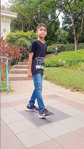 Astronomia Shuffle Dance Tutorial🕺