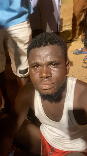 Kidnapping cases are becoming too many. Take care of your children and your family,don’t allow any child outside after 6pm. A true follower sent me this video of a suspect who was caught and handed over as they waited for the police. Let’s stay vigilant. Safety first. #TopFans #fypchallenge #everyonehighlightsfollowers #followers #fblifestyle | The Military News