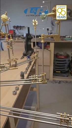 L&R #677 Waterless Clock Cleaning SolutionProfessional-grade cleaning – no water needed.