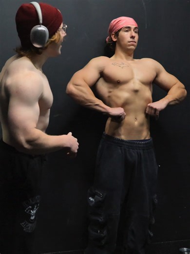 Got to be a posing coach for a day. Make sure when you're hitting a front lat spread you're grabbing right under your ribcage and lift your chest up in order to add some artificial width to your shoulders. #fyp #bodybuilding #posing #posingtips #coach
