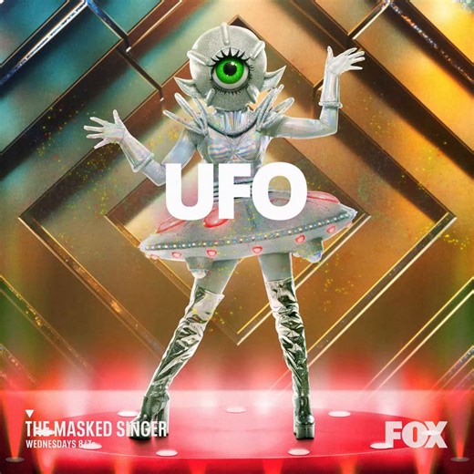 All starry-eyed for UFO! 🤩👽 | The Masked Singer