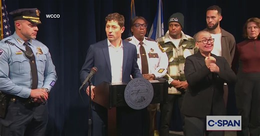 Minneapolis Mayor Briefs on ICE-Related Shooting
