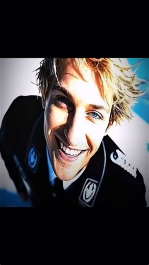 Face Velure on Instagram: "✨ In the neon-lit streets of New York, beneath the shimmering lights of a secret alien modeling show, perfection wasn’t human—it was crafted. 💫 Beings with jawlines sharper than Sean O’Pry’s and cheekbones rivaling Jordan Barrett strutted down the runway, eyes glowing like Chico Lachowski’s. 👽✨ Their secret? Looksmaxxing. Mewing for flawless jawlines, symmetry like Adriana Lima, and skin glowing like Elsa Hosk. This wasn’t beauty—it was bio-hacked perfection. 🛸Each