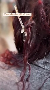 Tutorial Time 💫 How to take out your dreadlock extensions. ❣️Save for later❣️ Temporary Dreadlock Extensions are installed by braiding them in. In general they can stay in for 6-8 weeks. After taking them out they can be re-installed again. 🌟A step by step guide how to take them out🌟 ✨ Take your time, don’t rush taking the dreads out! ✨ Cut the elastic ✨ Unwrap the hair from the dreadlock ✨ Spread the hair out before combing out ✨ Comb the hair out from bottom to top ❗️Loose hair will come ou