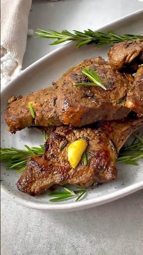The Juiciest Garlic Rosemary Lamb Chops You’ll Ever Taste! 🥩✨#recipe #easyrecipe #food