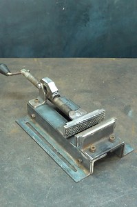 391K views · 1.8K reactions | DIY and Crafts Fast Move Clamp Locked Making #Crafty #crafts #tools #tricks #craft #trick #tips #gear #making #DIY #handmade #diyer #homemade | Metalworking TV | Facebook