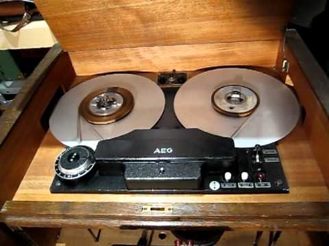 1939 AEG Magnetophon FT4 tape recorder playing Deutsches Tanz und Unterhaltungsorchester