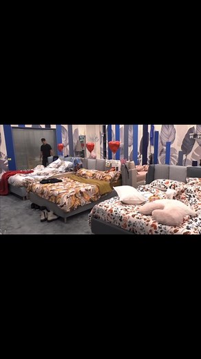 Helevier on Instagram: "藍 #helevier #grandefratello"