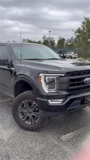 Yall go check out @max.cain07 and thank you @sonicdownyonder for the clips and letting me know Maxwell said its ok🙏🏾 #country #truck #fyp #bubbatruck🌾 #squatttedtrucks🤢