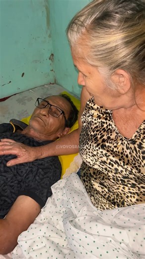 Vovós Raízes Oficial👴👵 on Instagram: "😲😲 Segue nós aí❤️ #avós #vovô #vovó #humor #memes #vovós #vovósraizes #reels #sertão #paraíba"