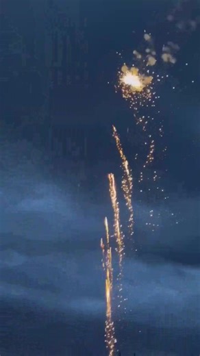 457K views · 3.3K reactions | DUM☠️BUM XXL ROMAN CANDLE #feuerwerk #silvester #firework #polenböller #dumbum #RomanCandle | Blue Sky | Facebook