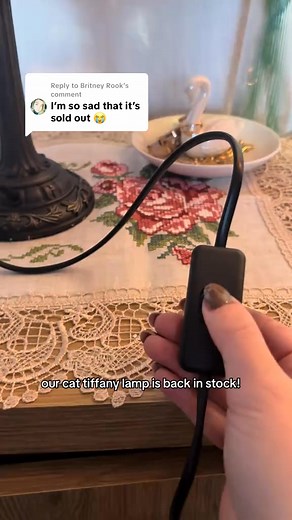 Add a touch of charm and mystery to any room with this Cat Stained Glass Lamp. Its warm glow and whimsical design create the perfect cozy atmosphere for cat lovers and art enthusiasts alike. 🖤✨ | Creationg