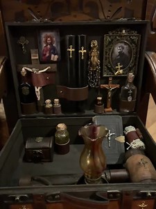 19th Century Vampire Hunting Kit – Gothic Victorian Reproduction –antique Occult Oddities Home Decor - Etsy
