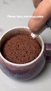 3-2-1 Mug Cake Recipe Make the Mix (store in a ziplock bag or airtight container): * 1 box Angel Food Cake mix * 1 box Devil’s Food Cake mix (Mix both together thoroughly) To Make One Mug Cake: 1. Add 3 tablespoons of the cake mix to a mug 2. Stir in 2 tablespoons of water 3. Microwave for 1 minute That’s it! Fluffy, chocolatey, and ready in a flash. Easy, delicious, and low in calories. #easyrecipes #lowcalories #mugcake #321mugcake #lowcalorierecipes | A Charming Abode