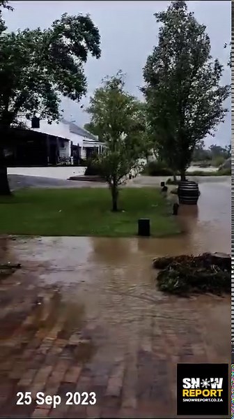 Carla shot this video of the Eerste River overflowing at Spier Estate outside Stellenbosch today. Photos and news at https://snowreport.co.za/storm-causes-chaos-n2-is-closed-due-to-flood-damage-25-september-2023/ Please be sure to send photos and videos to us via whatsapp to 081 251 8029. * Other media and channels need to note SnowReportSA's updated 2023 terms & conditions for the use of our forecasts, maps, as well as images and video from our users that we post. It is not acceptable to downlo