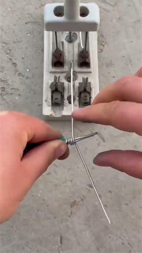 Professional Technique for Connecting Multiple Wires to Power Switch