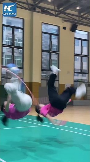 Chinese students show amazing rope jumping skills