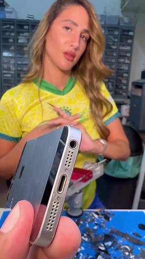 31K views · 607 reactions | iPhone port cleaning  #Fixit | Tamar Fan | Facebook