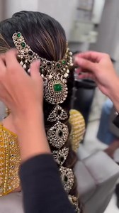 Prettiest hair accessory for brides! 🔥 | WeddingBazaar