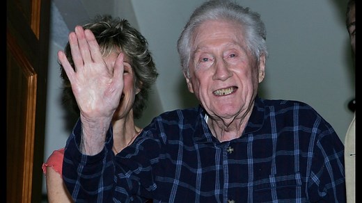 871K views · 16K reactions | In 1974, two journalists brought down President Richard Nixon by uncovering the Watergate scandal. Crucial to their story was a secret Whistleblower called "Deep Throat." Over 30 years later, his identity was finally revealed, in this episode of History's Greatest Mysteries: Solved. | HISTORY | Facebook