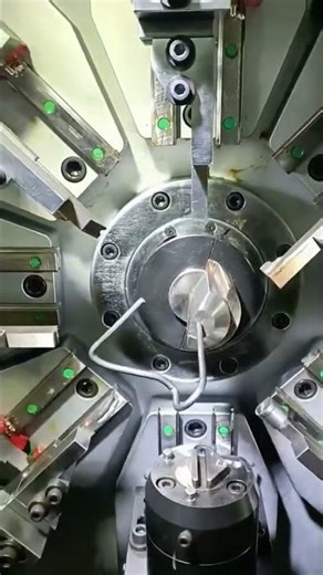 Metal wire forming machine