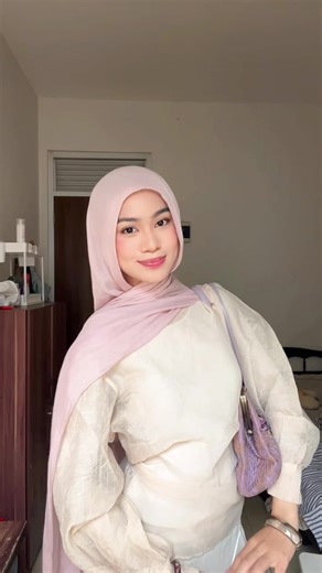 feeling very girly today hehe #ootd